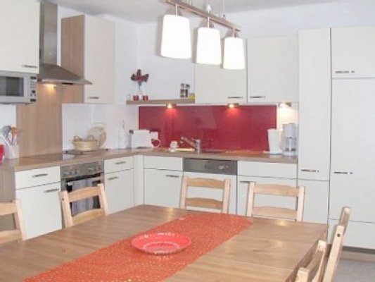 Preţul apartamentelor scade şi în 2012